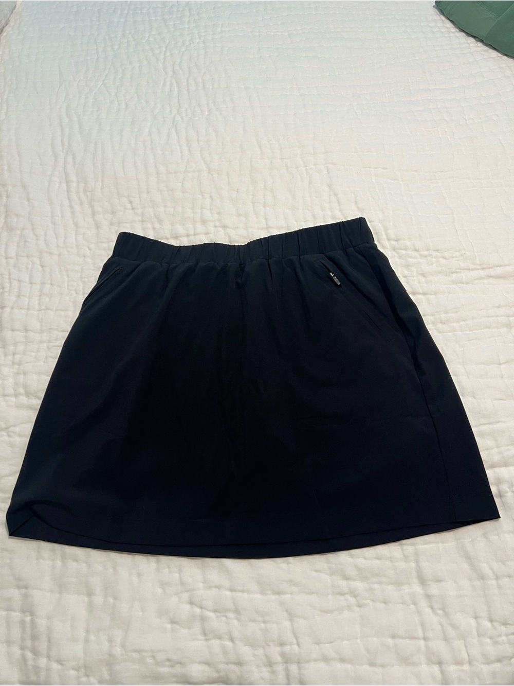 Lou & Grey Women's Black Elastic-Waist Skort